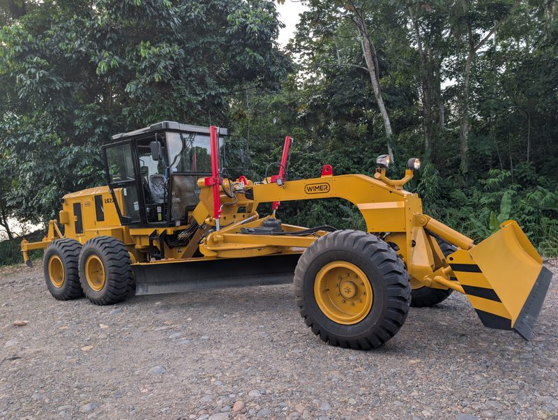 Motoniveladora LG220